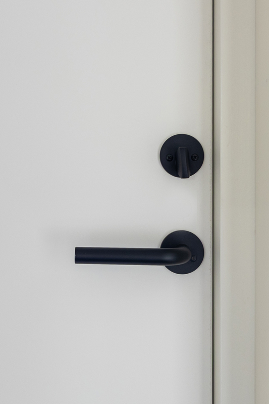 Ulko-ovenpainike Portland musta